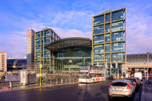 Deutschland, Berlin, Hauptbahnhof. Deutschland, Berlin, Hauptbahnhof.