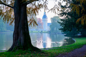Deutschland, Baden-Württemberg, Karlsruhe, im Schlossgarten. Deutschland, Baden-Württemberg, Karlsruhe, im Schlossgarten.