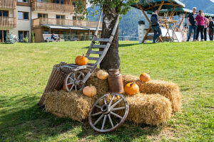 Austria, Serfaus-Fiss-Ladis, Serfaus, Pumpkins as decoration. Austria, Serfaus-Fiss-Ladis, Serfaus, Pumpkins as decoration.