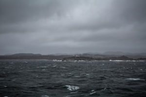Blick auf Stavernsodden Fyr, bei schlechtem Wetter Blick auf Stavernsodden Fyr, bei schlechtem Wetter