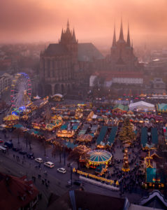 Erfurt Weihnachtsmarkt Nebel zum Sonnenuntergang, Deutschland Erfurt Weihnachtsmarkt Nebel zum Sonnenuntergang, Deutschland