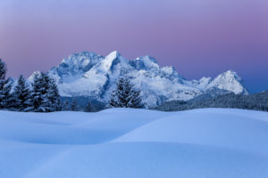 Blaue Stunde auf den Buckelwiesen im Winter Blaue Stunde auf den Buckelwiesen im Winter