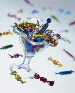 Glass vessel, sweets, sweets sweets, candy, sweetly, rich in calorie, unhealthily, sweet, packs, envelope, studio, Still life