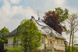 Deutschland, Solarenergie, Solardach, Photovoltaik, Wohnhaus Deutschland, Solarenergie, Solardach, Photovoltaik, Wohnhaus