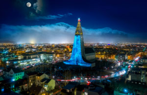 Iceland, Reykjavik, Hallgrímskirkja by night