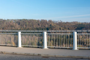 Germany, Saxony-Anhalt, Upper Harz, on the dam wall, Rappbodetalsperre, Wendefurth, suspension bridge TitanRT in Hinderfrund, Harz.