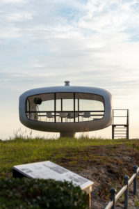 Deutschland, Mecklenburg-Vorpommern, Ostsee, Insel Rügen, Binz, Müther-Turm, ehemaliger Rettungsturm, heute Trauzimmer, Hyparschalenkonstruktion, Sonnenaufgang Deutschland, Mecklenburg-Vorpommern, Ostsee, Insel Rügen, Binz, Müther-Turm, ehemaliger Rettungsturm, heute Trauzimmer, Hyparschalenkonstruktion, Sonnenaufgang