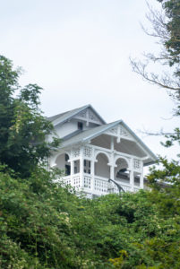 Deutschland, Mecklenburg-Vorpommern, Sassnitz, Haus am Hang, Bäderarchitektur Deutschland, Mecklenburg-Vorpommern, Sassnitz, Haus am Hang, Bäderarchitektur