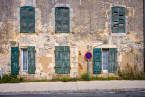 Saint-Martin-de-Ré, Île de Ré, Atlantic coast, Charente-Maritime, Nouvelle-Aquitaine, France, house, facade, shutters, no stopping sign, house, facade Saint-Martin-de-Ré, Île de Ré, Atlantic coast, Charente-Maritime, Nouvelle-Aquitaine, France, house, facade, shutters, no stopping sign, house, facade