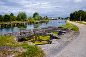 Canal in Tergnier Canal in Tergnier