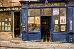 Bar in the old town of Senlis Bar in the old town of Senlis