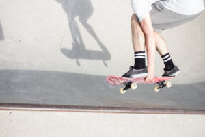 Skateboarder im Skatepark Skateboarder im Skatepark