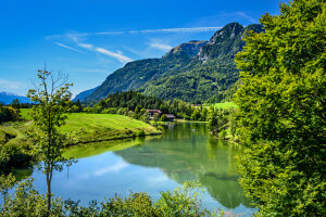 Austria, Tyrol, Kufstein district, Kramsach, Krummsee against Rofan mountains