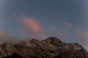 Sonnenuntergang am Eibsee in Bayern mit Wettersteinmassiv Sonnenuntergang am Eibsee in Bayern mit Wettersteinmassiv