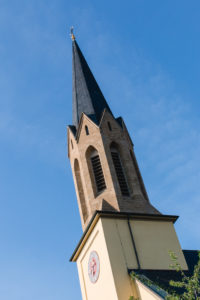 Kirchturm Rottendorf bei Würzburg in Unterfranken / katholische Kirche Kirchturm Rottendorf bei Würzburg in Unterfranken / katholische Kirche