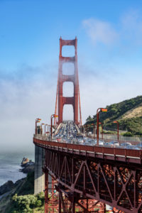 Golden Gate Bridge im Nebel, San Francisco, Kalifornien, USA Golden Gate Bridge im Nebel, San Francisco, Kalifornien, USA