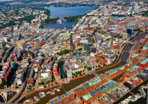 View of town hall and Aussenalster, Hamburg, Germany View of town hall and Aussenalster, Hamburg, Germany