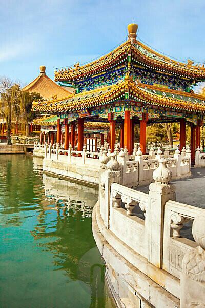 Bildagentur | mauritius images | Im Beihai - Park in Peking China