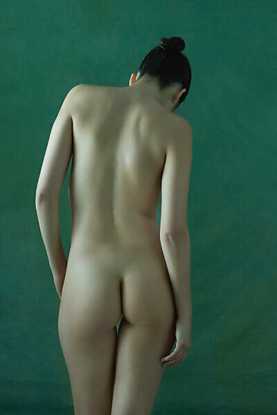 Naked woman, rear view