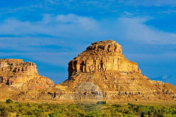 Bildagentur mauritius images A sandstone butte in Chaco