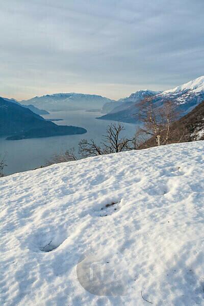 Bildagentur Mauritius Images Winter View Of Lake Como Vercana Mountains High Lario Lombardy Italy Europe