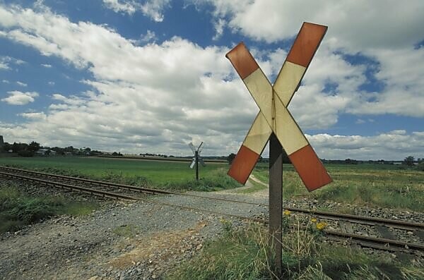 Bildagentur Mauritius Images Germany Lower Saxony Luneburger Moor Undeloh Moor Scenery Level Crossing St Andrew S Cross Europe North German Lowland Geest Scenery Scenery Moor Nature Tracks Rails Rail Transports Railroad