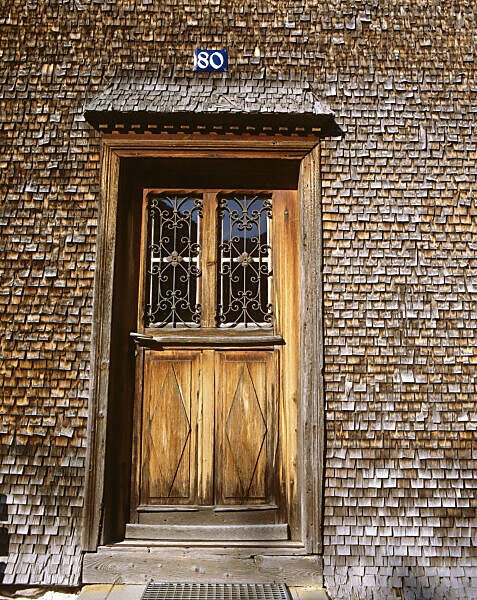 Bildagentur Mauritius Images Wooden House Facade Detail Shingles Front Door Europe Austria Vorarlberg Brandnertal House Farmhouse Residential House Shingle Wall Wood Shingles Door Input Architectural Style Tradition Typically Old