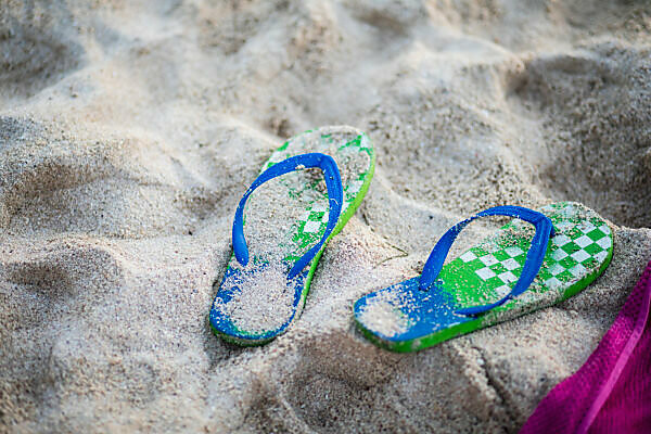 Beach slippers near me hot sale