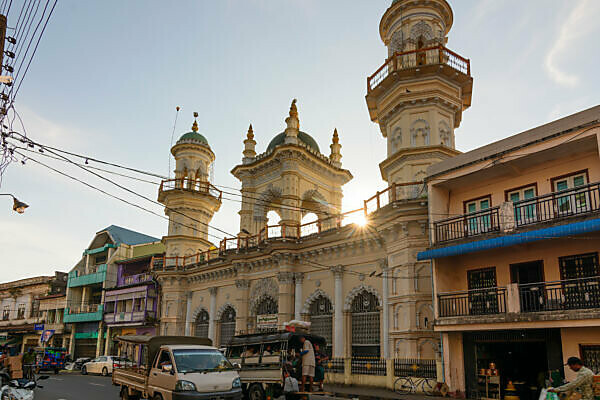 Bildagentur Mauritius Images Mawlamyine Mawlamyaing Moulmein Surtee Sunni Jamae Masjid Mosque Mon State Myanmar Burma