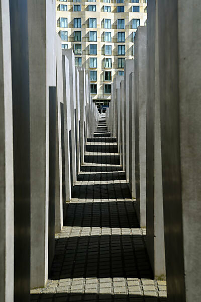 Bildagentur Mauritius Images Germany Berlin Mitte District Holocaust Mahnmal Holocaust Memorial For Victims Of The Holocaust By The Architect Peter Eisenmann