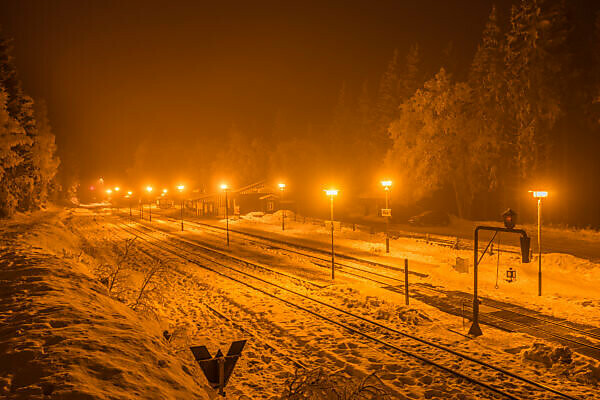 Germany, Saxony-Anhalt, Schierke, Snowy Schierke station in the evening