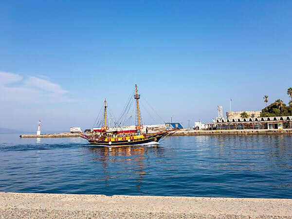 Bildagentur Mauritius Images Excursion Boat Dodecanese Old Town Castle Kos City Kos Island Greece Europe