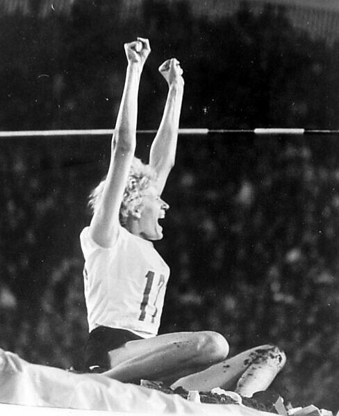 Bildagentur Mauritius Images Olympics Olympic Sport Games The Xviii 18th Olympiad In Tokyo Japan Field Events Olympics Womens High Jump Balas Whoops After Winning Gold 17 October 1964