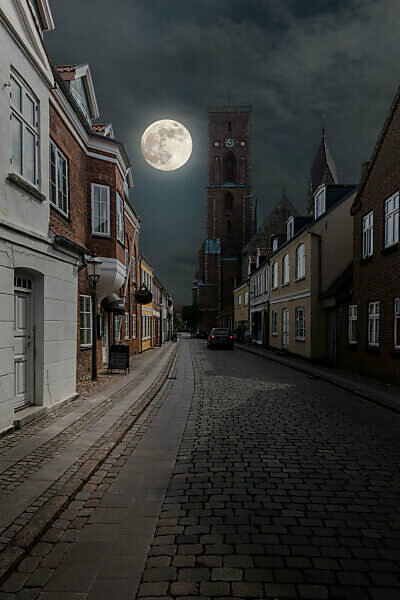 Denmark, Jutland, Ribe (oldest city of Denmark), street scene in the old town.