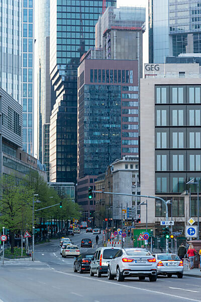 Bildagentur Mauritius Images Germany Hesse Frankfurt Frankfurt Skyline View At Untermainbrucke In The Financial District